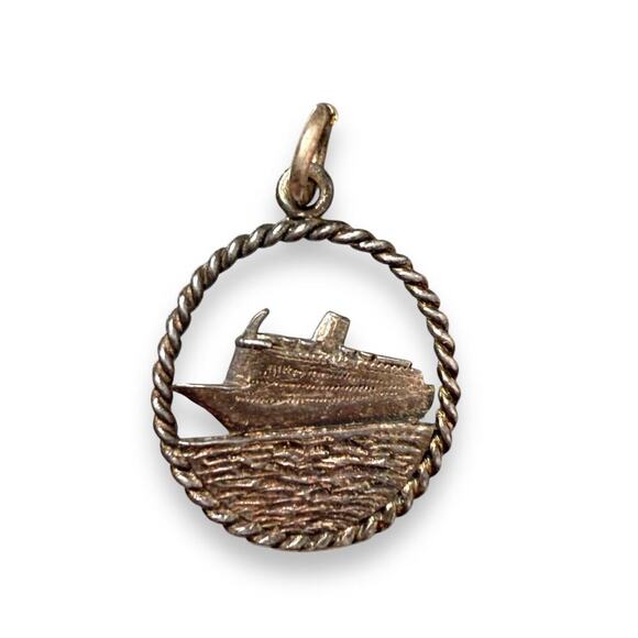 VINTAGE STERLING SILVER 925 SHIP PENDANT - Picture 1 of 4